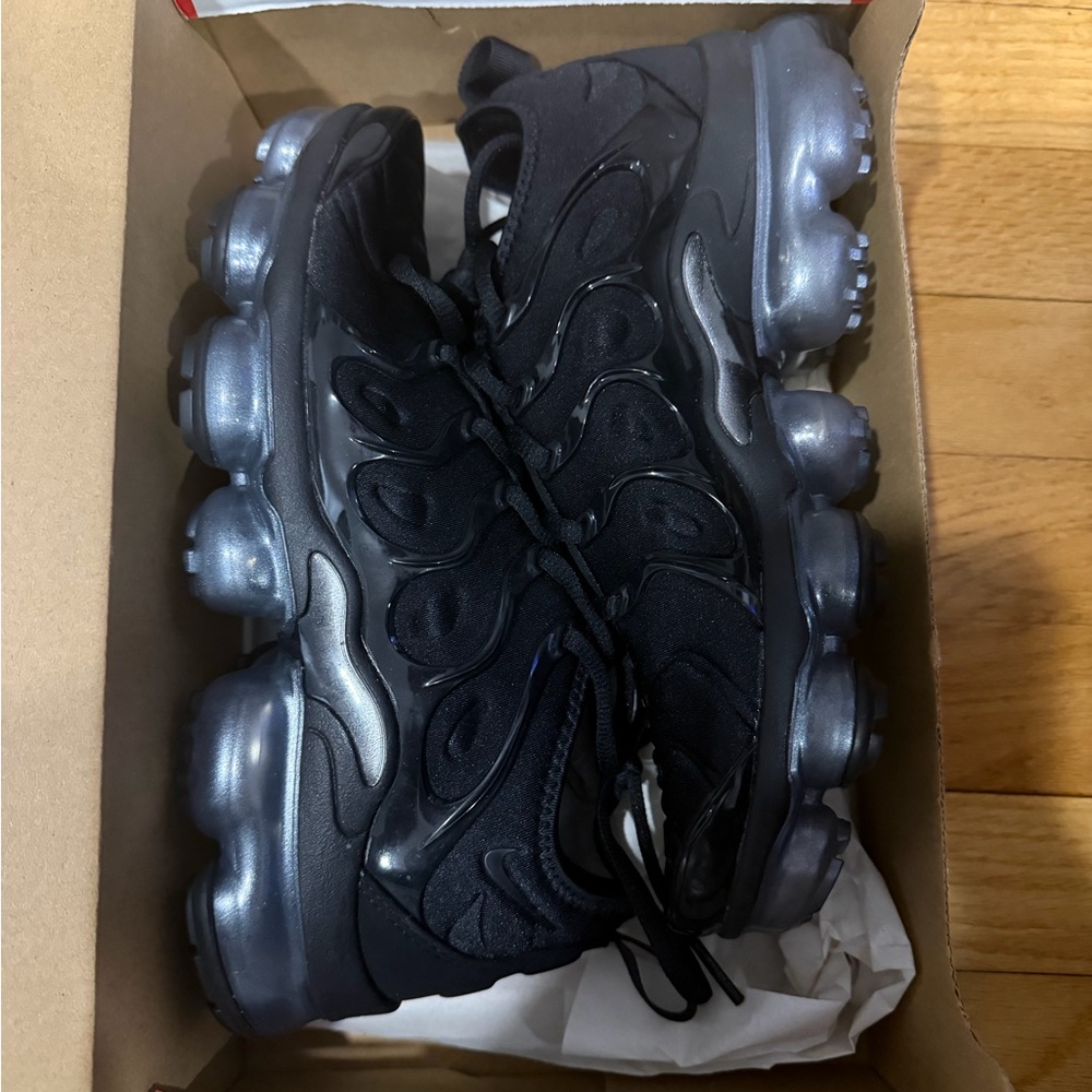 women’s black air vapor max - black